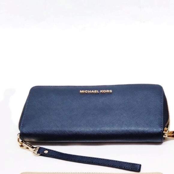 NWOT Michael Kors Navy Blue Large Jet Set Leather Wallet - Picture 1 of 4